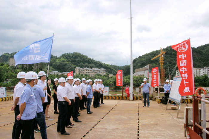 ���Ź��ʹ���-׷�󿵽�,����һ��չ