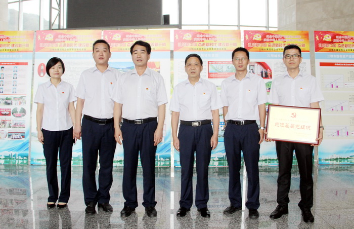 ���Ź��ʹ���-׷�󿵽�,����һ��չ