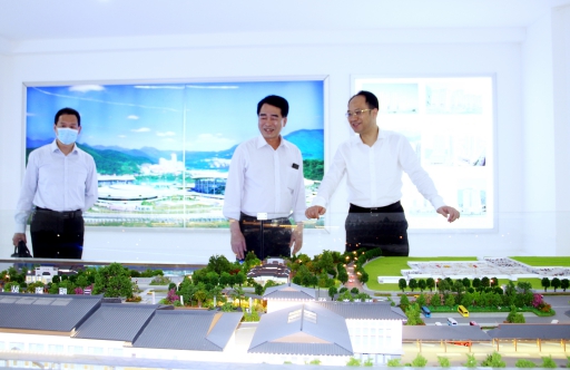 ���Ź��ʹ���-׷�󿵽�,����һ��չ