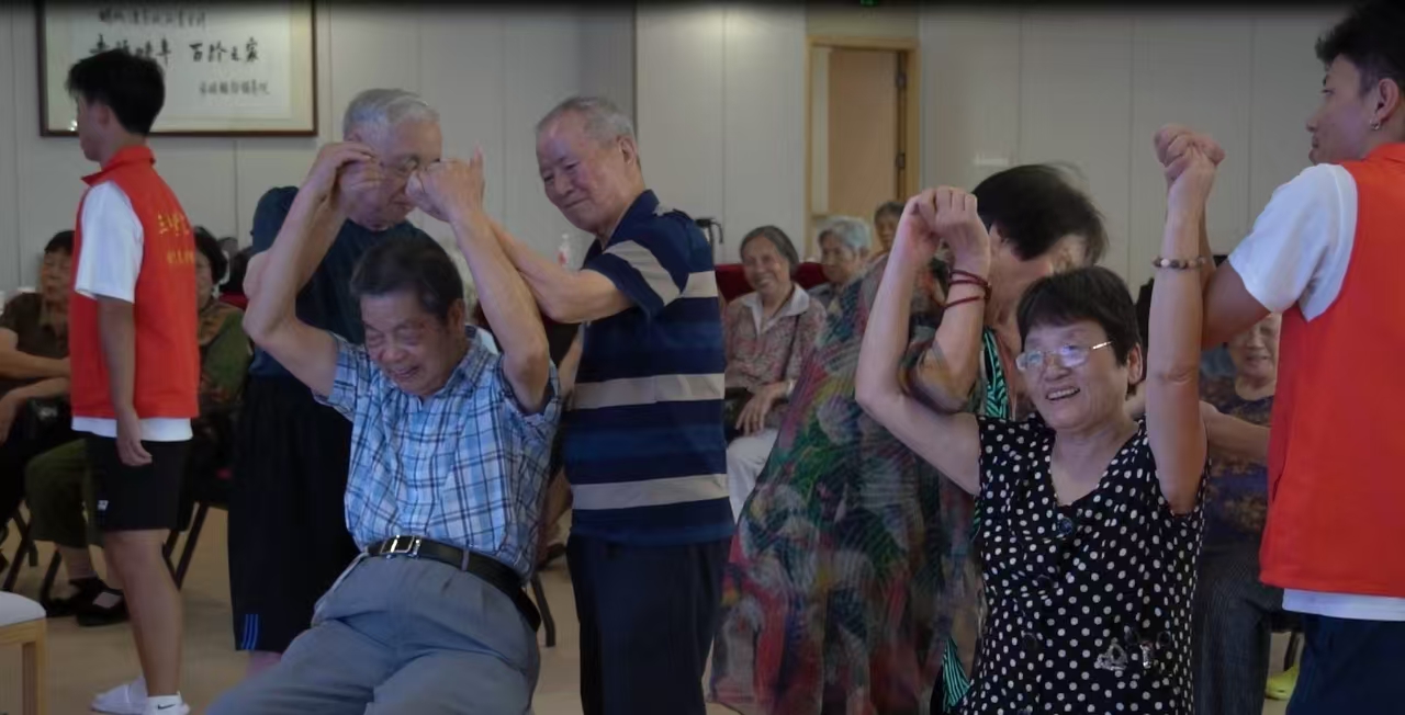 ���Ź��ʹ���-׷�󿵽�,����һ��չ