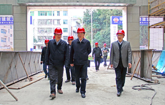 ���Ź��ʹ���-׷�󿵽�,����һ��չ